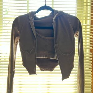 Crop top